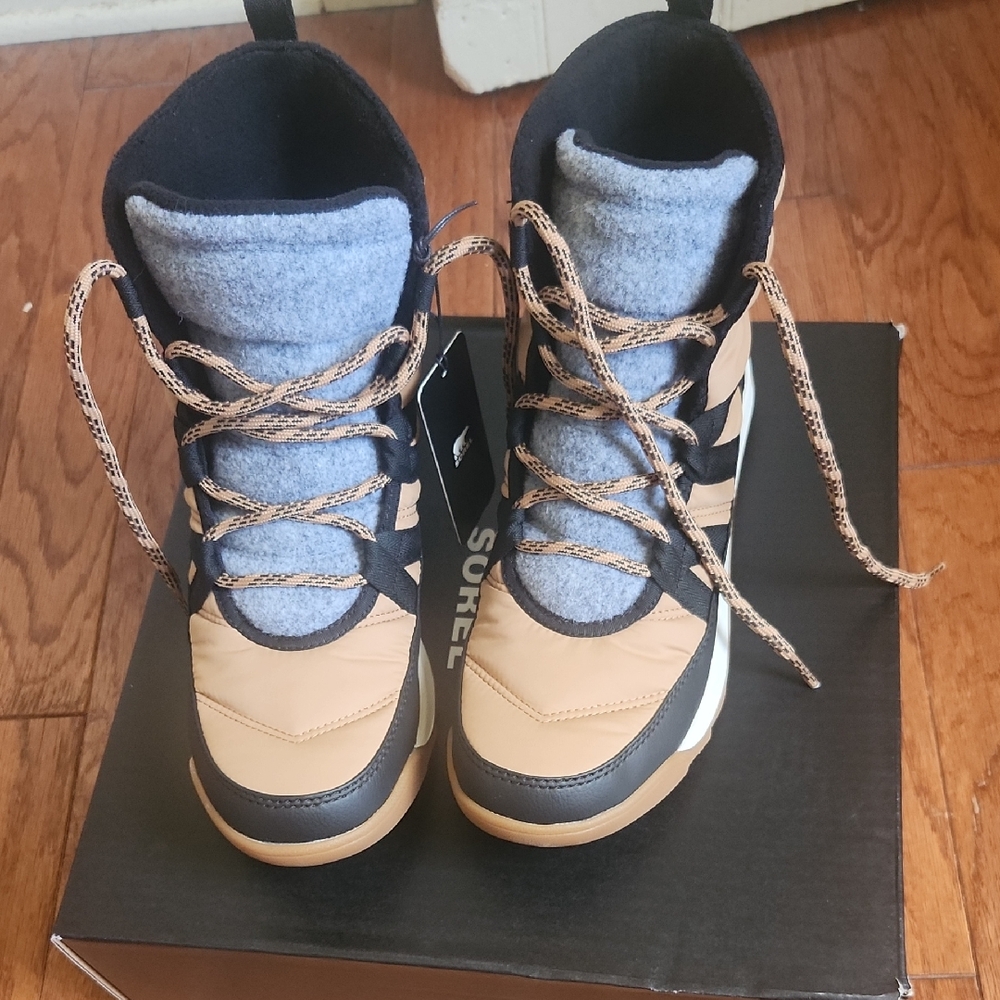 Sorel Women's Black and Tan Boots